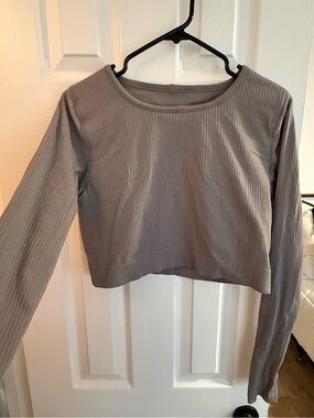 Women's Ribbed Long-Sleeve Crop Top - Gray